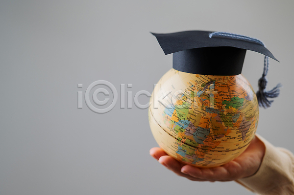 사람없음 JPG 포토 해외이미지 교육 들기 무료이미지 졸업 지구본 학사모 해외202310 해외포토