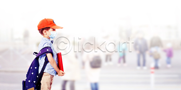 보호 10대 소년 어린이 한명 JPG 포토 해외이미지 가르침 가면 감염 거리 건강 교사 교실 교육 남학생 돌봄 락다운 바이러스 수업 스터디 안전 약 얼굴 예방 인플루엔자 전염병 주택 질병 책 코로나바이러스 학교 학생 학습 해외202310 해외포토