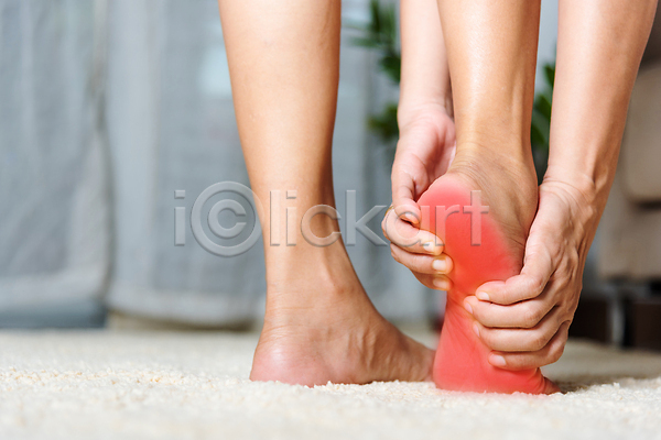고통 JPG 포토 해외이미지 건강 맨발 무료이미지 발 양발 잡기 질병 해외202310 해외포토