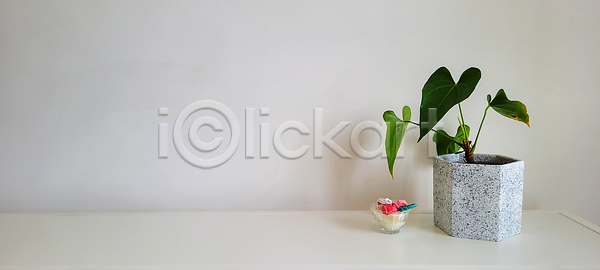 새로움 휴식 사람없음 JPG 포토 해외이미지 가구 건축양식 고립 골동품 공원 내부 디자인 목재 바닥 방 백그라운드 벤치 벽 뷰티 비어있는 비즈니스 빛 사무실 설정 스타일 실내 옛날 오브젝트 우주 의자 장식 주택 질감 탁자 파란색 패턴 플라스틱 해외202310 해외포토 흰색