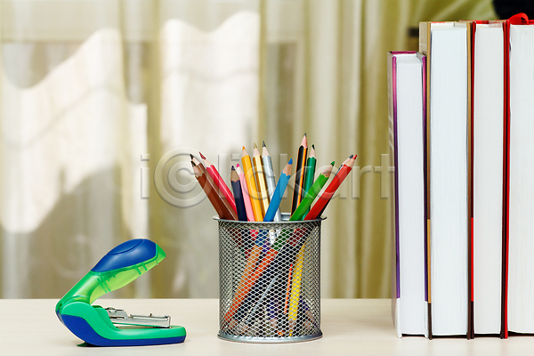 사람없음 JPG 포토 해외이미지 교육 문구용품 색연필 스테이플러 연필 연필꽂이 오브젝트 책 펜 해외202310