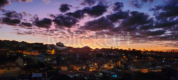 따뜻함 사람없음 JPG 포토 해외이미지 구름 날씨 노란색 백그라운드 뷰티 빛 빨간색 새벽 수평선 아침 야간 어둠 여름 오렌지 우주 일몰 일출 자연 장면 저녁 추상 태양 파노라마 파란색 풍경 하늘 해외202310 해외포토 햇빛 황혼