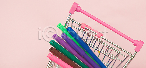 사람없음 JPG 포토 해외이미지 담기 무료이미지 문구용품 분홍색 쇼핑 쇼핑카 오브젝트 펜 해외202310 해외포토