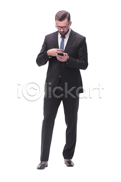 남자 성인 성인남자한명만 한명 JPG 포토 해외이미지 들기 비즈니스맨 서기 안경낌 읽기 전신 정장 해외202310 핸드폰