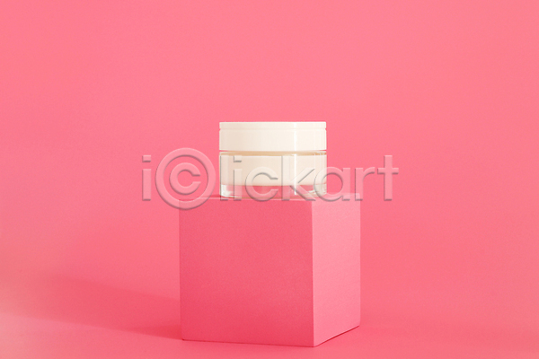 사람없음 JPG 포토 해외이미지 공병 단상 로션 목업 백그라운드 분홍색 뷰티 사각형 수분크림 스킨케어 포디움 해외202310 화장품