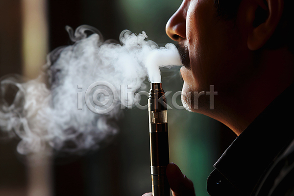 남자 성인 성인남자한명만 한명 JPG 편집이미지 담배연기 들기 상반신 연기 전자담배 흡연자