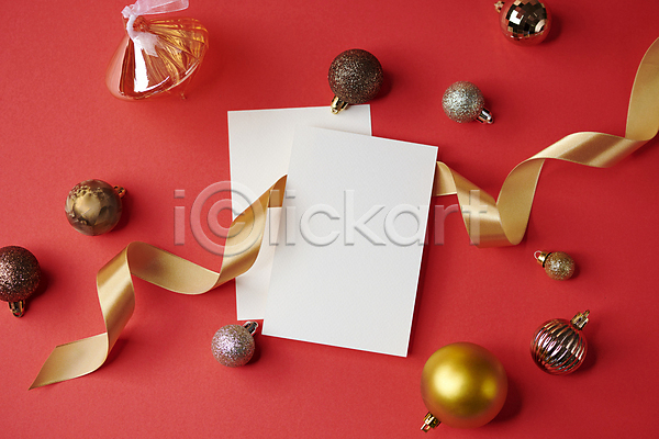 사람없음 JPG 포토 하이앵글 겨울 리본 백그라운드 빨간색 스튜디오촬영 오너먼트 오브젝트 카드(감사) 카피스페이스 크리스마스 크리스마스장식 편지지