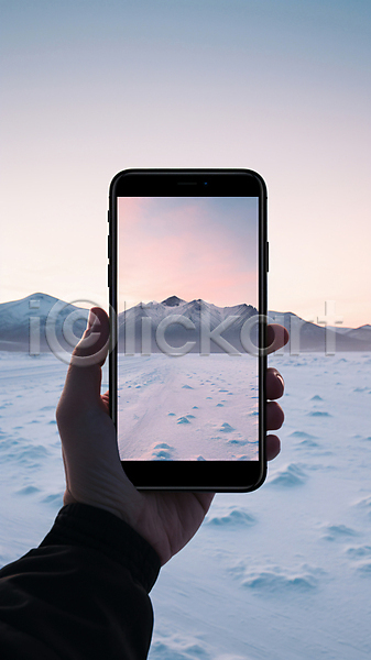 신체부위 JPG 디지털합성 편집이미지 겨울 눈(날씨) 들기 사진촬영 설산 손 스마트폰 일출 풍경(경치) 하늘
