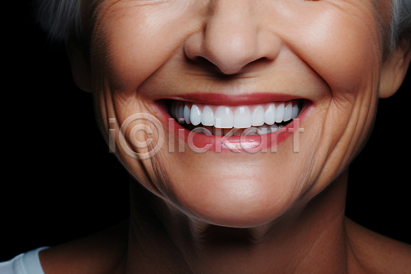 노년 노인여자한명만 여자 한명 JPG 디지털합성 편집이미지 미백 미소(표정) 얼굴 웃음 치과 치과진료 치료 치아