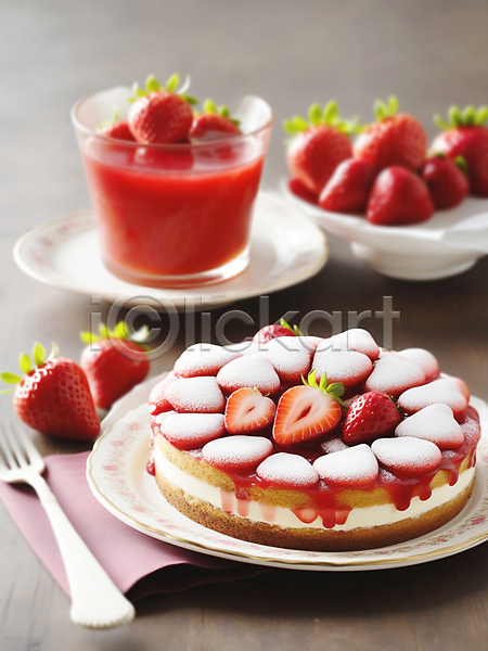 달콤 사람없음 JPG 편집이미지 단면 디저트 딸기 딸기케이크 빨간색 잎 접시 케이크 포크