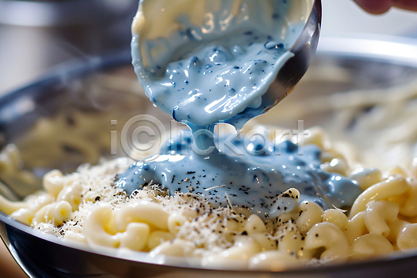사람없음 JPG 디지털합성 편집이미지 국자 그릇 다이어트 마카로니 붓기 식욕저하 치즈 크림소스 파란색 후추