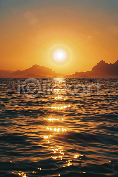 분위기 사람없음 JPG 디지털합성 편집이미지 금색 노을 바다 빛 산 윤슬 태양 풍경(경치) 하늘 환경