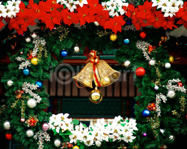 사람없음 JPG 근접촬영 포토 기념일 방울(장식품) 빨간색 야외 오브젝트 장식 종 주간 초록색 크리스마스 크리스마스용품 크리스마스장식 크리스마스트리 화환