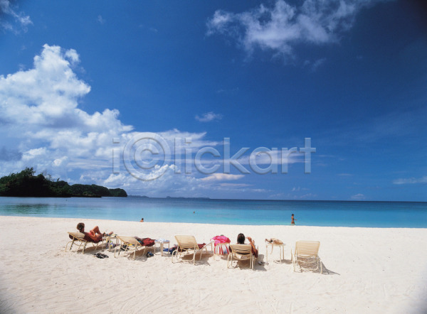 사람 여러명 JPG 포토 계절 구름(자연) 대서 모래사장 바다 백그라운드 사계절 섬 야외 여름(계절) 자연 주간 풍경(경치) 하늘 해변 해외풍경 휴양지