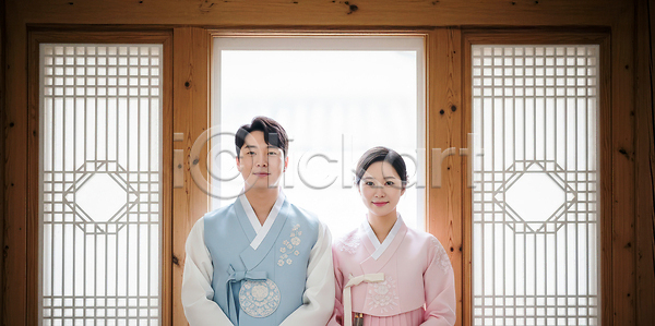 소통 남자 여자 JPG 편집이미지 AI인물포토 AI콘텐츠 결혼식 명절 문화 미소 설날 의료성형뷰티 의식 전통 창문 커플 편집실사 포즈 한국 한복 한옥