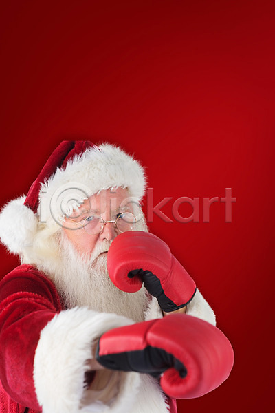 남자 노년 노인남자한명만 한명 JPG 앞모습 포토 해외이미지 권투 권투글러브 빨간색 산타클로스 상반신 크리스마스 펀치(운동) 해외202004