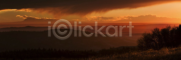 사람없음 JPG 포토 해외이미지 계곡 구름(자연) 농경지 시골 야외 언덕 일출 자연 풍경(경치) 하늘 해외202004 햇빛
