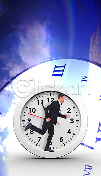 행복 30대 남자 백인 성인 한명 JPG 포토 해외이미지 달리기 디자인 디지털 마감 미소(표정) 보여주기 비즈니스 비즈니스맨 시간 시계 잡기 카운트다운 컴퓨터그래픽 파란색 하늘 해외202004 흰색