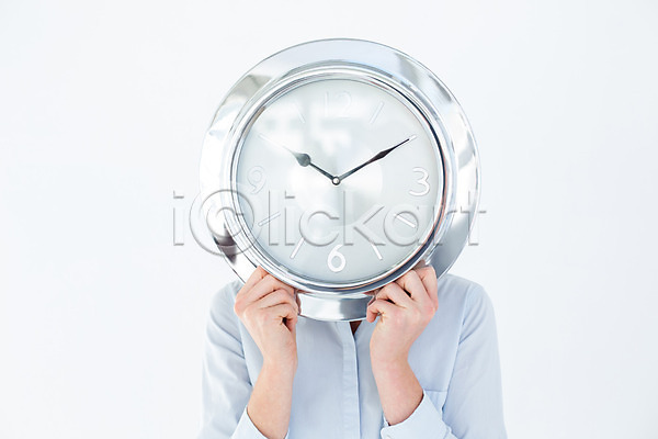 백인 여자 한명 JPG 포토 해외이미지 비즈니스우먼 숨기 시간 시계 잡기 해외202004 흰배경
