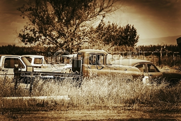 사람없음 JPG 세피아 포토 해외이미지 골동품 교통시설 금속 미국 부식 서쪽 시골 옛날 자동 자동차 캘리포니아 폐기물 해외202004