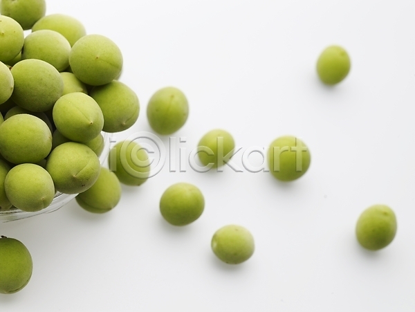 사람없음 JPG 근접촬영 포토 하이앵글 가로 과일 농작물 매실 실내 열매 음식 초록색 컬러
