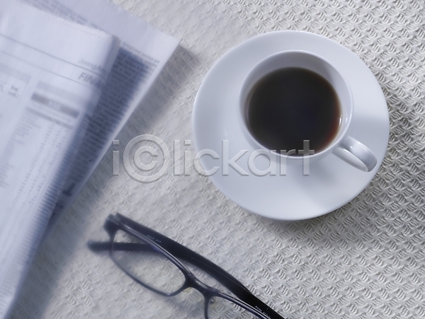 사람없음 JPG 포토 하이앵글 비즈니스 스튜디오촬영 신문 실내 안경 음료 음식 찻잔 커피 커피잔