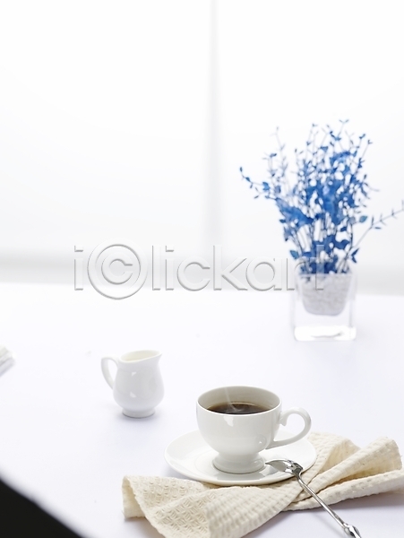 사람없음 JPG 포토 냅킨 숟가락 스튜디오촬영 실내 아쿠아미니화병 음료 음식 장식 찻잔 커피 커피잔 크리머 탁자 티스푼 화분