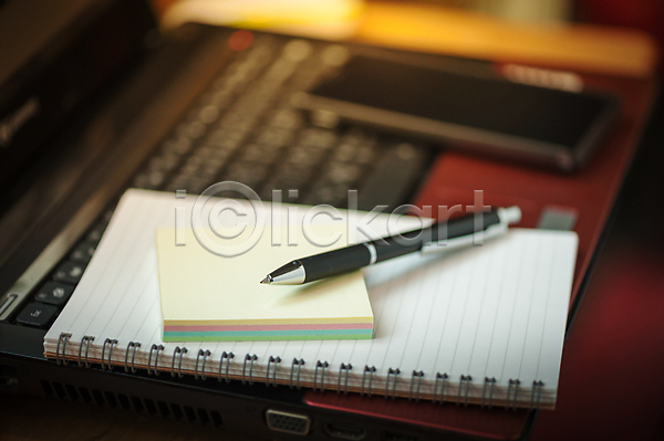 아이디어 사람없음 JPG 포토 해외이미지 공백 공책 기록 노트북 다이어리 디자인 백그라운드 복고 빨간색 종이 카페 컴퓨터 페이지 펜 해외202004