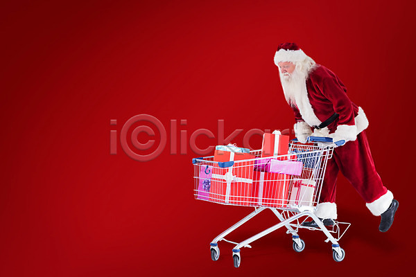 남자 노년 노인남자한명만 한명 JPG 옆모습 포토 해외이미지 밀기 빨간색 산타클로스 선물상자 쇼핑 쇼핑카 전신 크리스마스 해외202004