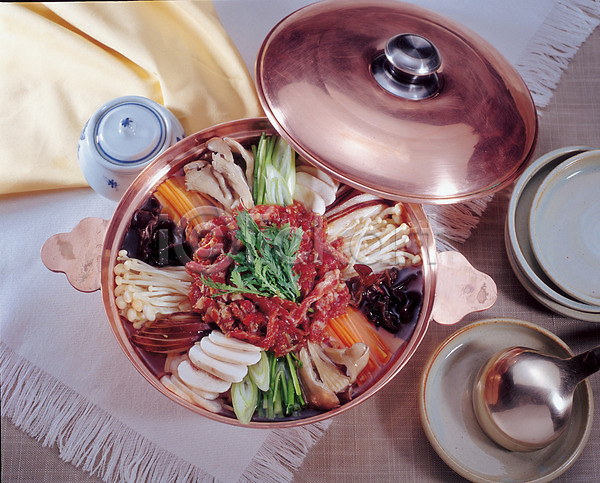 사람없음 JPG 포토 국자 그릇 냄비 소고기전골 쇠고기전골 요리 육류 음식 전골 접시 한국 한국문화 한국전통 한식
