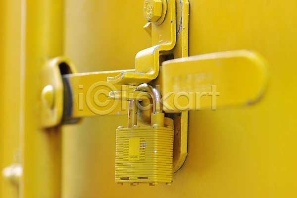 사람없음 JPG 근접촬영 포토 노란색 문고리 보안장치 생활용품 야외 열쇠 자물쇠 잠금 주간