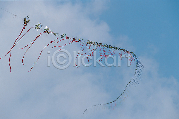 사람없음 JPG 포토 명절 백그라운드 야외 연 연날리기 전통놀이 주간 풍경(경치) 하늘 한국 한국문화 한국전통
