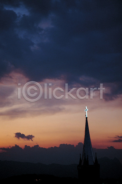 사람없음 JPG 포토 건축 교회 기독교 노을 시설물 십자가 야간 야경 야외 종교 종교건축 종교시설 풍경(경치) 하늘 현대건축