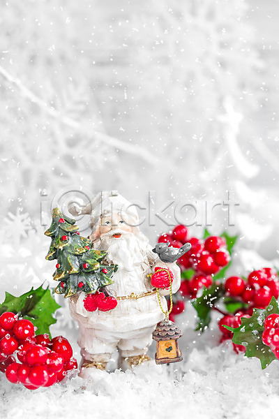새로움 행복 사람없음 JPG 포토 해외이미지 12월 겨울 공 눈송이 디자인 백그라운드 빨간색 산타클로스 열매 은색 장식 장식볼 전통 축제 크리스마스 해외202004 흰색