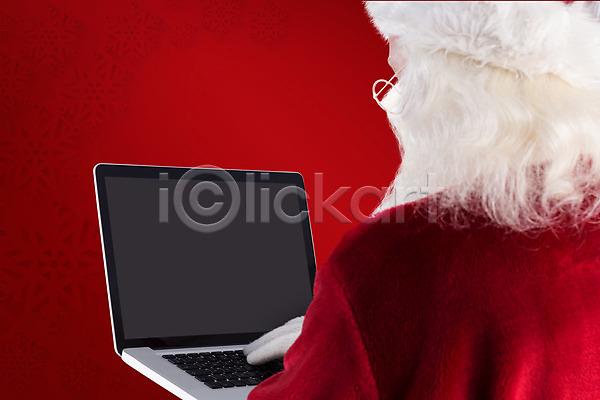 남자 노년 노인남자한명만 한명 JPG 뒷모습 포토 해외이미지 노트북 빨간색 산타클로스 상반신 크리스마스 타이핑 해외202004