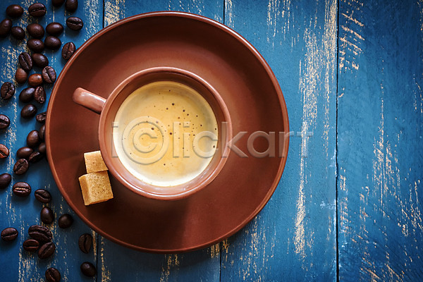 뜨거움 사람없음 JPG 포토 해외이미지 갈색 거품 검은색 백그라운드 설탕 에스프레소 음료 음식 카페 커피 컵 탁자 해외202004