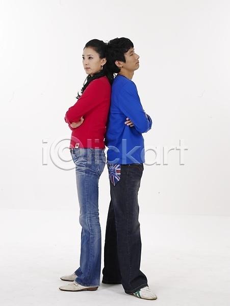 20대 남자 동양인 두명 사람 성인 성인만 여자 청년만 한국인 JPG 포토 누끼 모델 부부 빨간색 스튜디오촬영 신혼부부 실내 전신 커플 파란색 포즈