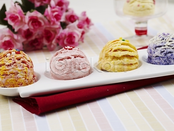 사람없음 JPG 근접촬영 포토 가로 그릇 꽃 디저트 분홍색 스튜디오촬영 실내 아이스크림 음식 장식 접시