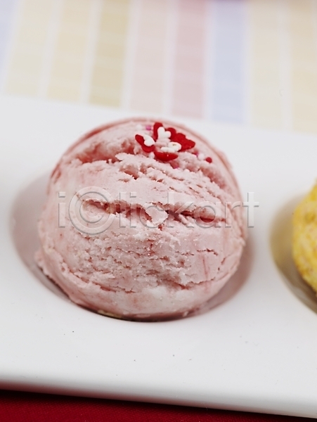 사람없음 JPG 근접촬영 포토 그릇 디저트 세로 스튜디오촬영 실내 아이스크림 음식 접시