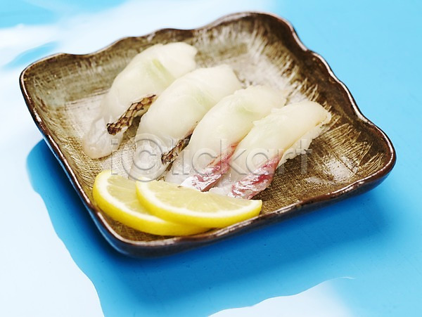 사람없음 JPG 근접촬영 포토 가로 누끼 도미 레몬 민어 민어뱃살 스튜디오촬영 실내 음식 일본음식 장식 접시 초밥