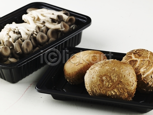 신선 사람없음 JPG 포토 가로 그릇 농작물 느타리버섯 버섯 스튜디오촬영 식용버섯 식재료 실내 음식 포장용기 표고버섯 플라스틱