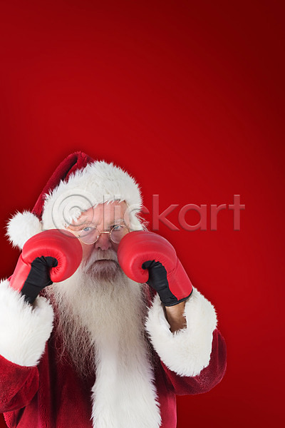 남자 노년 노인남자한명만 한명 JPG 앞모습 포토 해외이미지 권투 권투글러브 빨간색 산타클로스 상반신 크리스마스 해외202004