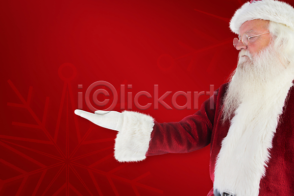 남자 노년 노인남자한명만 한명 JPG 옆모습 포토 해외이미지 빨간색 산타클로스 상반신 손짓 크리스마스 해외202004
