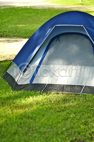 사람없음 JPG 포토 해외이미지 땅바닥 라이프스타일 숲 스타일 야외 여름(계절) 캠핑 캠핑장 텐트 해외202004