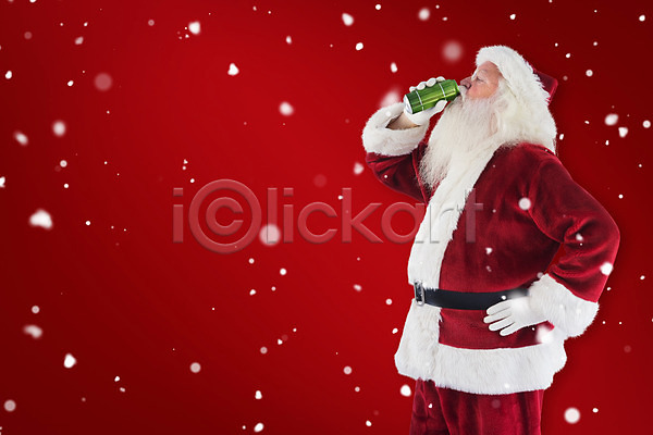 남자 노년 노인남자한명만 한명 JPG 옆모습 포토 해외이미지 마시기 빨간색 산타클로스 상반신 캔맥주 크리스마스 해외202004 허리손