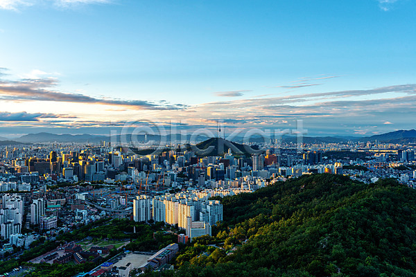 사람없음 JPG 포토 건물 구름(자연) 국내여행 도시 도시풍경 봉수대 서울 아침 야외 전경 풍경(경치) 하늘 한국