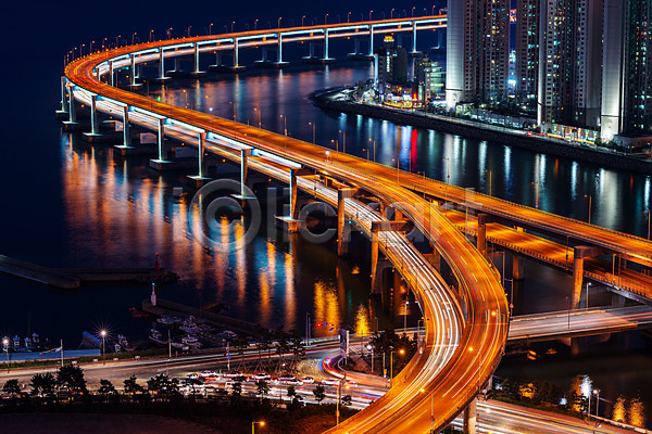 사람없음 JPG 포토 건물 광안대교 국내여행 궤적 도시풍경 바다 부산 빌딩 야경 야외 자동차 전경 풍경(경치) 한국
