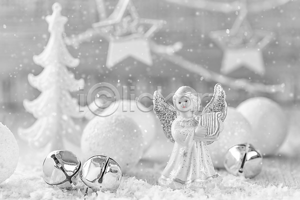 새로움 축하 사람없음 JPG 포토 해외이미지 12월 겨울 공 기념 나무 눈송이 디자인 매달리기 묘사 백그라운드 빛 우아 은색 장식 장식볼 전통 천사 축제 크리스마스 해외202004 흰색