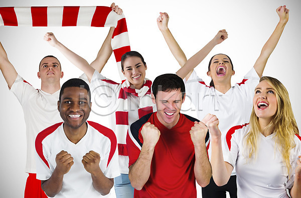 기쁨 행복 흥분 20대 30대 남자 백인 사람 성인 여러명 여자 JPG 포토 해외이미지 검은색 디지털 목도리 미소(표정) 빨간색 스포츠 승자 에너지 우승 운동복 응원 이벤트 잡기 줄무늬 필승 해외202004 회색 흰색