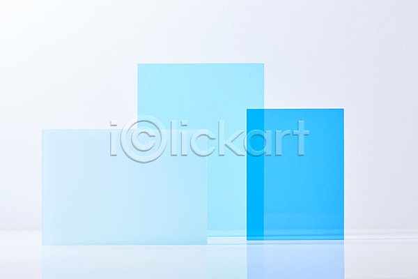 사람없음 JPG 포토 반투명 백그라운드 빛 사각형 세개 스튜디오촬영 실내 아크릴 조각 조명 파란색 흰배경